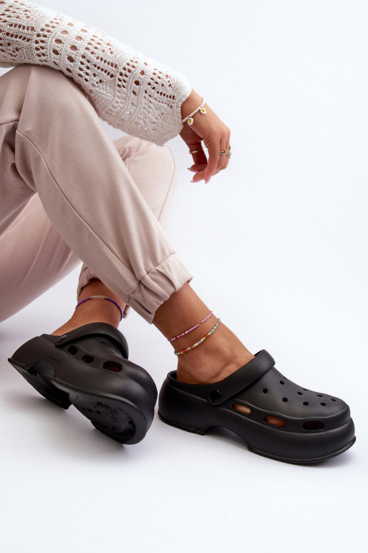 Vieglas čības uz pirksta sieviešu čības  melnas krāsas Danollia