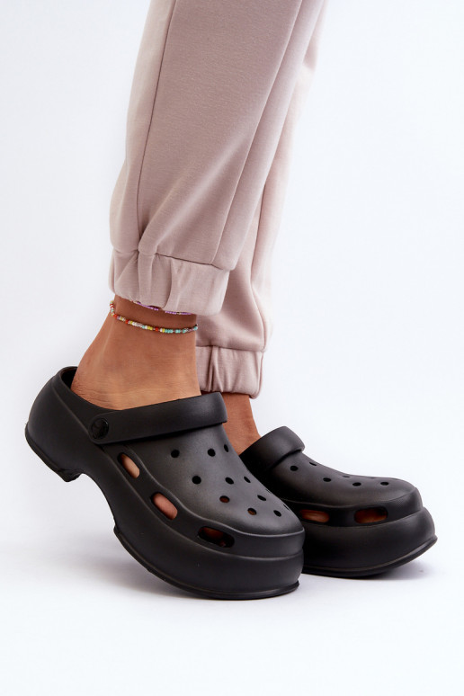 Vieglas čības uz pirksta sieviešu čības  melnas krāsas Danollia