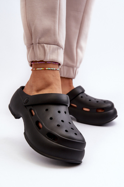 Vieglas čības uz pirksta sieviešu čības  melnas krāsas Danollia