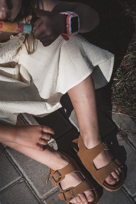 sandales Bērnu apavi  ar lipīgām aizdarēm brūnas krāsas Rorria