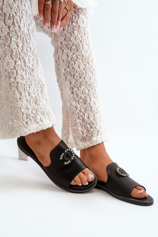 Eleganta stila sieviešu čības spīdīgs ar ornamentiem S.Barski KV27-050 melnas krāsas Eleganta stila sieviešu čības spīdīgs ar ornamentiem S.Barski KV27-050 melnas krāsas