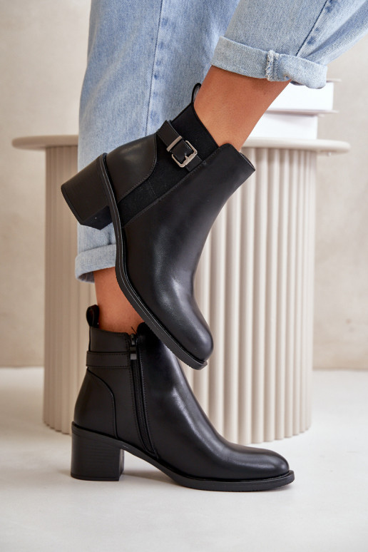 Sieviešu puszābaki siltināti ar papēdi ar sprādzēm melnas krāsas Nevillira Sieviešu puszābaki siltināti ar papēdi ar sprādzēm melnas krāsas Nevillira