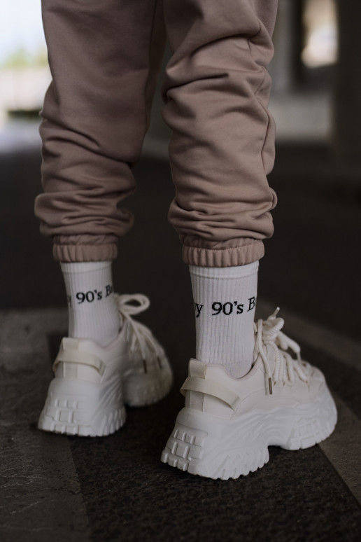 Sneakers modeļa apavi Sieviešu Uz masīvas zoles Ziloņkaula krāsas Nevela Sneakers modeļa apavi Sieviešu Uz masīvas zoles Ziloņkaula krāsas Nevela