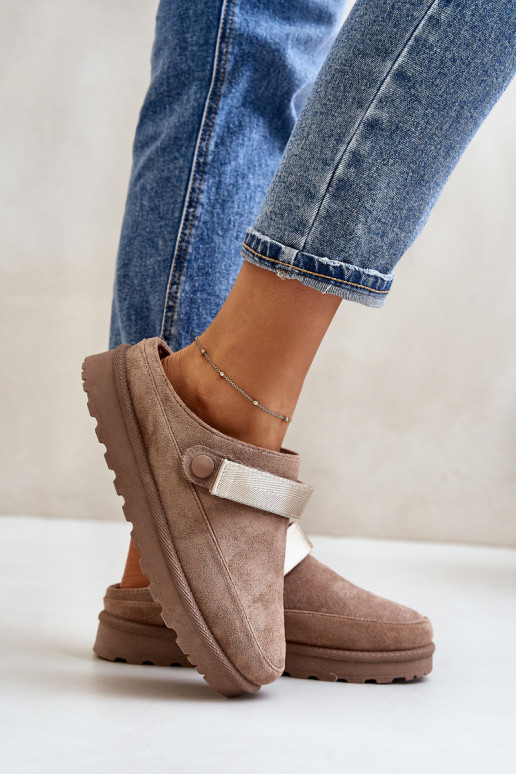 Sieviešu čības uz platformas ar... Sieviešu čības uz platformas ar...