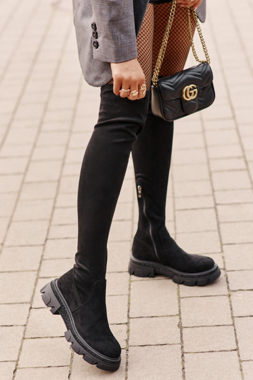 Sieviešu garie zābaki virs ceļgaliem... Sieviešu garie zābaki virs ceļgaliem...