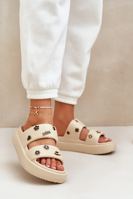 Vieglas čības uz pirksta sieviešu čības Z Przypinkami smilšu krāsas Ravanala