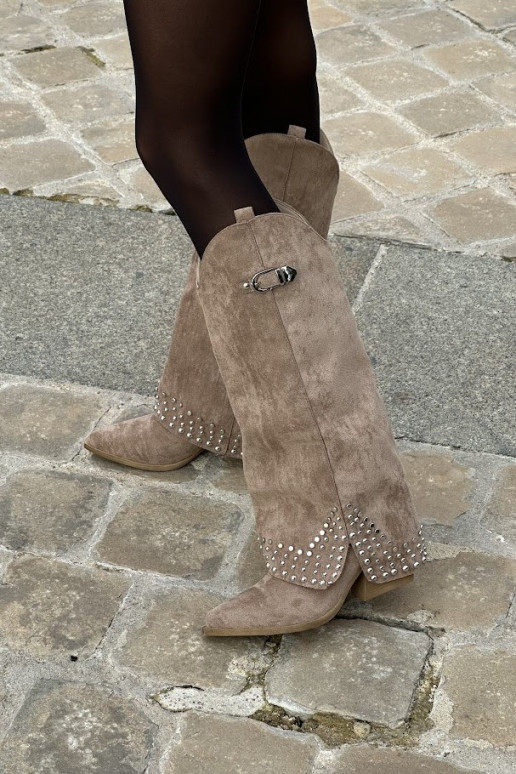 Sniega apavi ar zemu virsotni, ar... Sniega apavi ar zemu virsotni, ar...