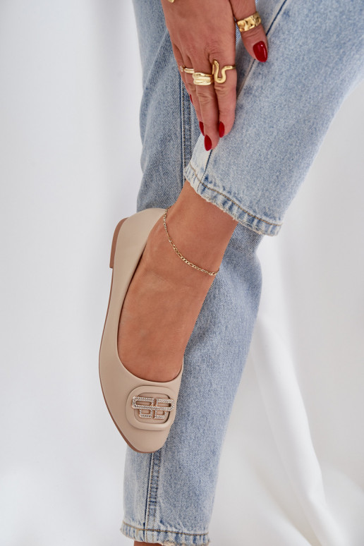 Balerīnas Uz plakanas zoles ar ornamentiem smilšu krāsas Ainoria