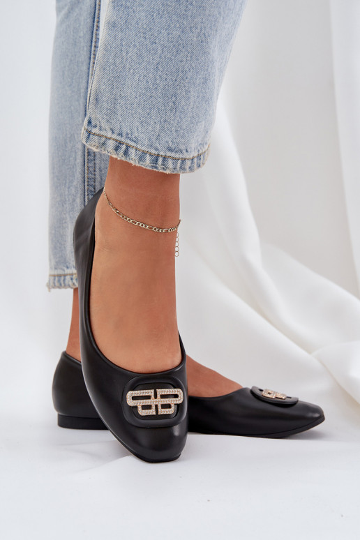 Balerīnas Uz plakanas zoles ar ornamentiem melnas krāsas Ainoria