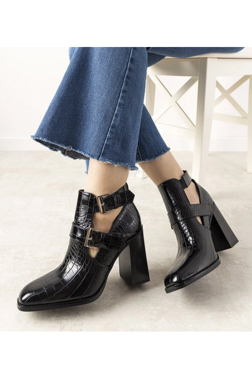 Melni krokodila raksta bloka papēža...