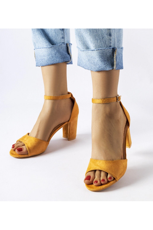 Brūnas Polet sandales ar papēžiem