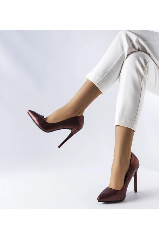 Sarkani spīdīgi papēži Sébastopol