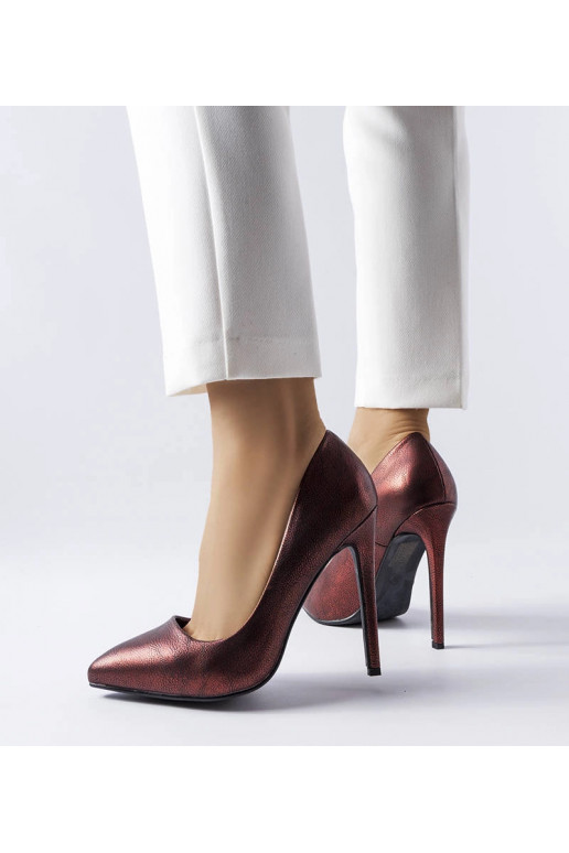 Sarkani spīdīgi papēži Sébastopol