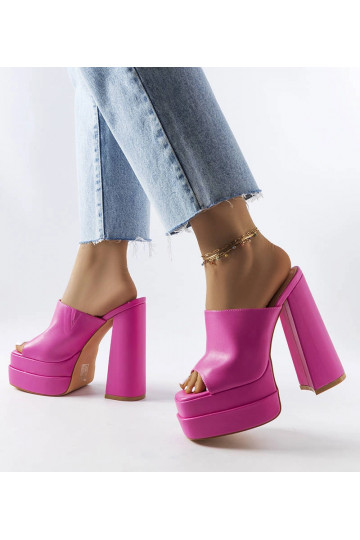 Rozā augstpapēžu flip-flops...