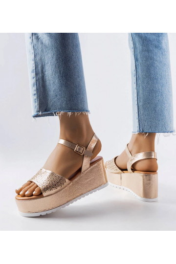 Zelta ažūra platformas... 2