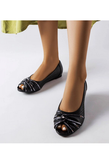 Melni ažūra baleta dzīvokļi...