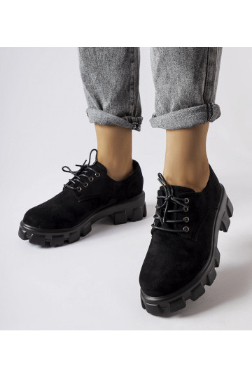 Melnas Cloutier plakanas... 2