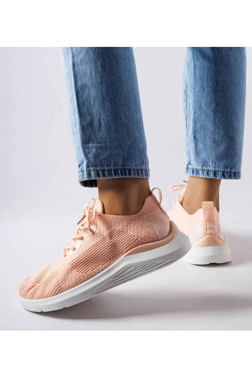 Nelsona oranžas un baltas kedas