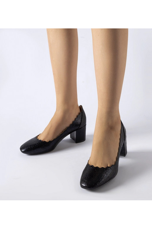 Melnas pumpas ar bloka papēdi no...