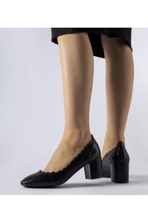 Melnas pumpas ar bloka papēdi no...