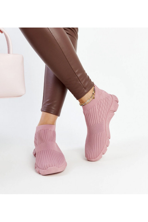 Rozā vieglas sporta kedas no Vaclav Rozā vieglas sporta kedas no Vaclav