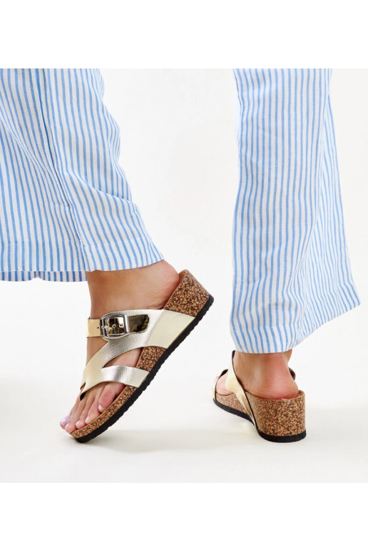 Donata zelta metāla ķīļveida sandales