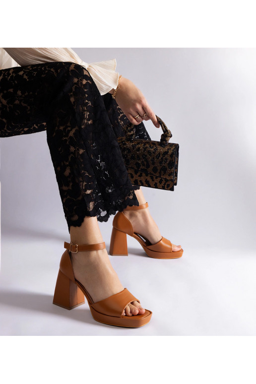 Brūnas Isolina kuplas papēža sandales