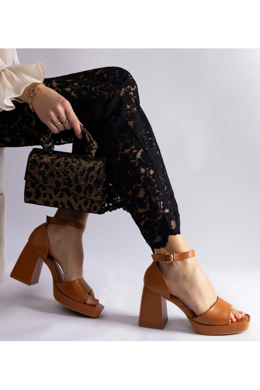 Brūnas Isolina kuplas papēža sandales