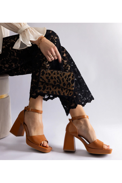 Brūnas Isolina kuplas papēža sandales