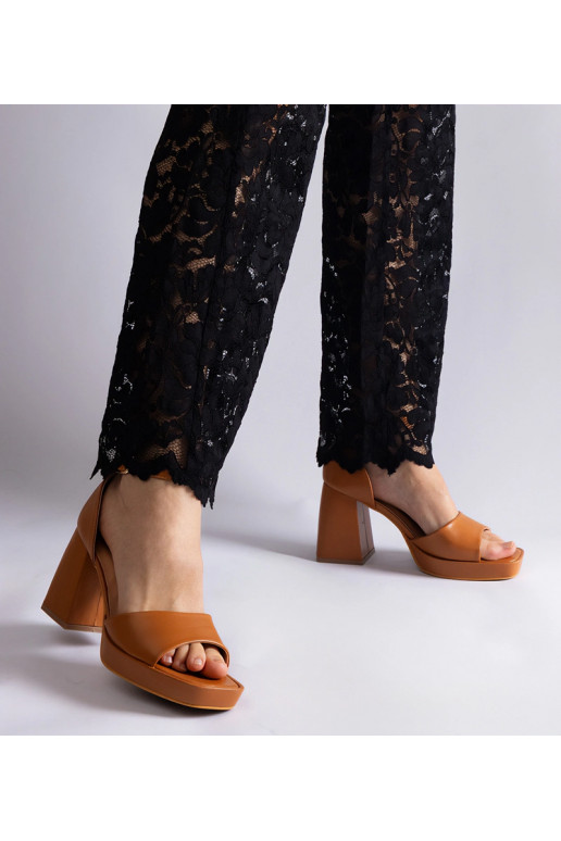 Brūnas Isolina kuplas papēža sandales