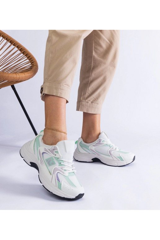 Baltas un zaļas sieviešu sporta apavu...