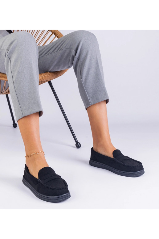 Melnās sieviešu kurpes no mākslīgās...