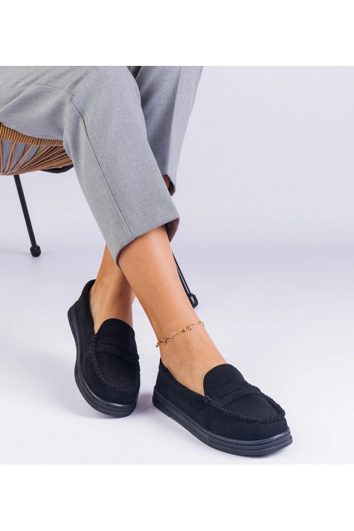 Melnās sieviešu kurpes no mākslīgās...