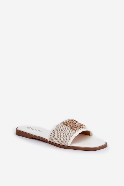 Eleganta stila sieviešu čības ar ornamentiem ar platiem papēžiem baltas krāsas Lovehia Eleganta stila sieviešu čības ar ornamentiem ar platiem papēžiem baltas krāsas Lovehia