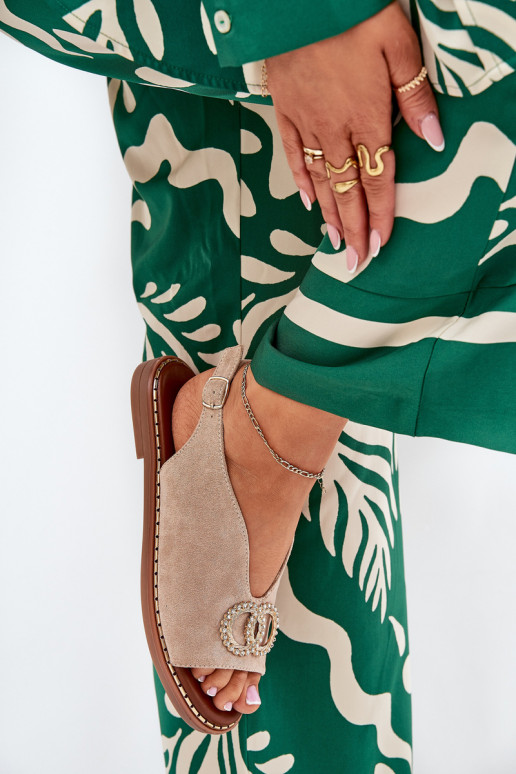 Sieviešu basenes ar ornamentiem ar platiem papēžiem Eko zamšādaoIne smilšu krāsas Ralisses