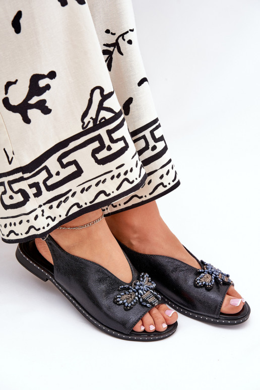 Spīdīgi Sieviešu basenes ar ornamentiem zempapēžu melnas krāsas Russona Spīdīgi Sieviešu basenes ar ornamentiem zempapēžu melnas krāsas Russona