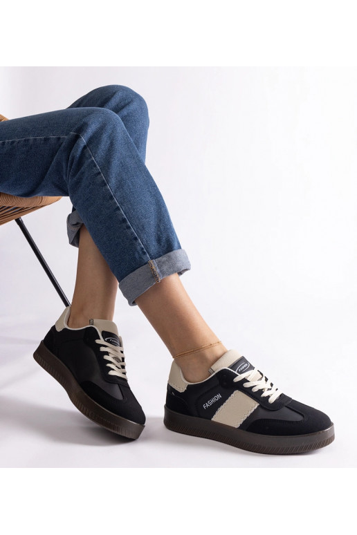 Melni sneakers uz platformas ar šuvēm...