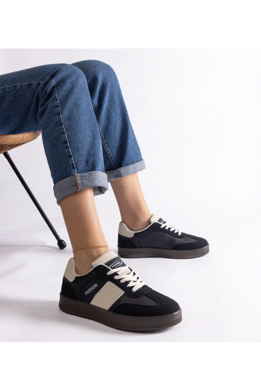 Melni sneakers uz platformas ar šuvēm...