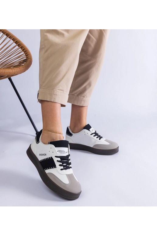 Balti sneakers uz platformas ar šuvēm...