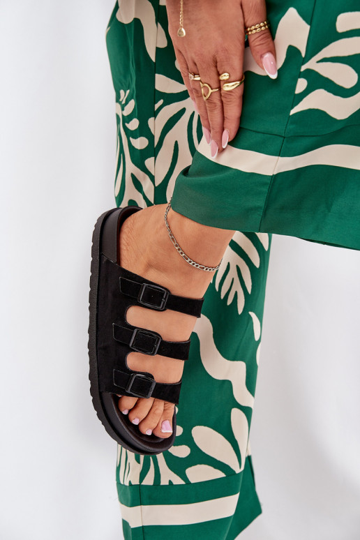 sieviešu čības Ar svītrām I ar sprādzēmmi melnas krāsas Uliri sieviešu čības Ar svītrām I ar sprādzēmmi melnas krāsas Uliri