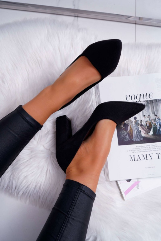 Zomša augstpapēžu kurpes melnā krāsā... Zomša augstpapēžu kurpes melnā krāsā...